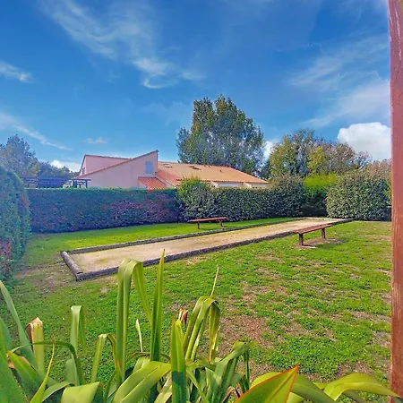 Hébergement de vacances Les Charmilles-14 By Interhome *